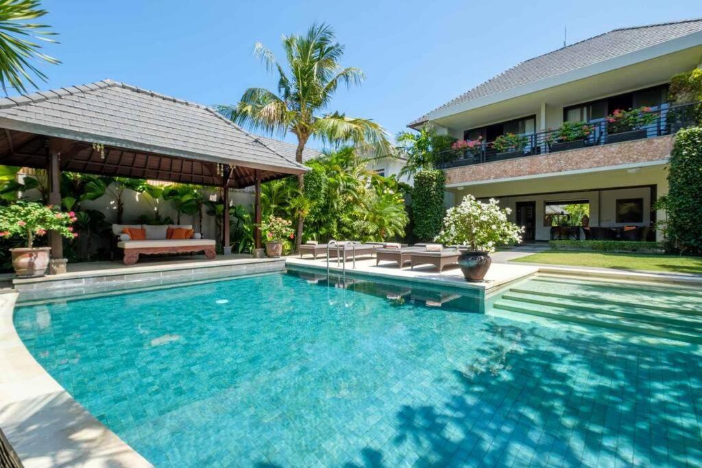 Kejora Beachfront Estate Sanur -Stunning Villa Eleven מראה חיצוני תמונה